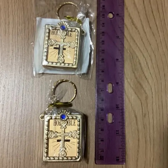 Silver Holy Bible Keychain with blue Gemstone 1 piece - Picture 5 of 14